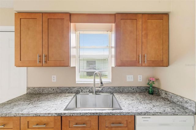 3052 PARK LANE B, Dunedin, FL 34698