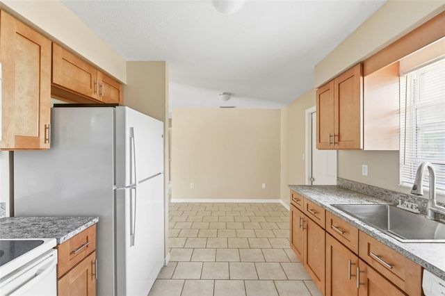3052 PARK LANE B, Dunedin, FL 34698