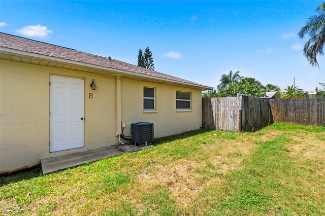 3052 PARK LANE B, Dunedin, FL 34698