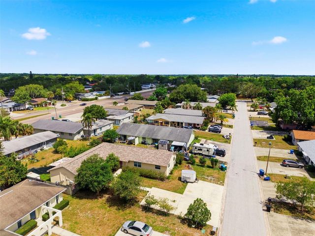 3052 PARK LANE B, Dunedin, FL 34698