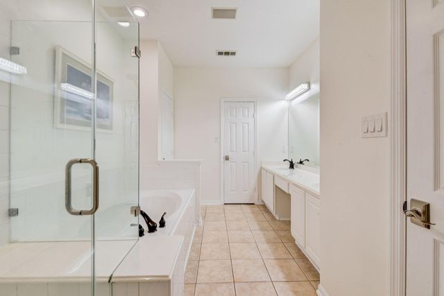 10222 Thornleaf Lane, Houston, TX 77070