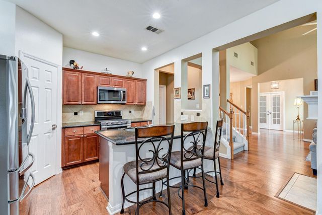 10222 Thornleaf Lane, Houston, TX 77070