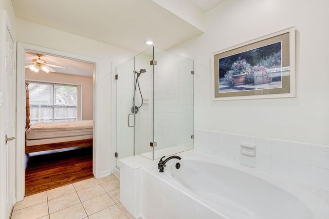 10222 Thornleaf Lane, Houston, TX 77070