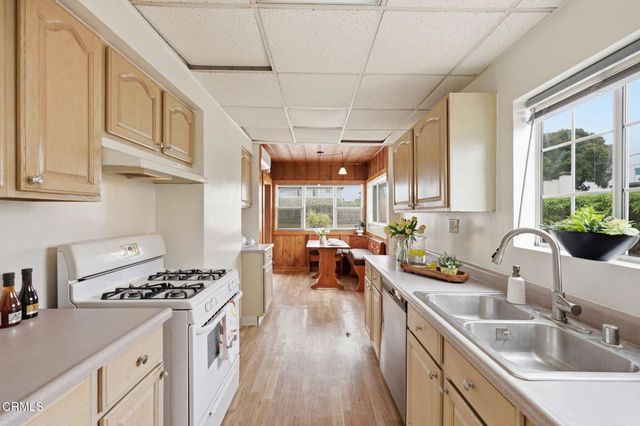330 S Seaward Avenue, Ventura, CA 93003