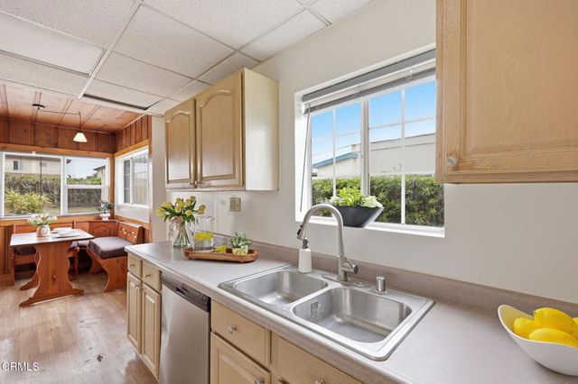 330 S Seaward Avenue, Ventura, CA 93003
