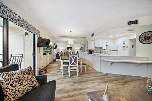 1605 S Us Hwy 1 A306, Jupiter, FL 33477