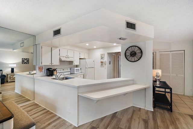 1605 S Us Hwy 1 A306, Jupiter, FL 33477