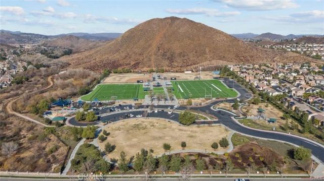 33561 Cedar Creek Lane, Lake Elsinore, CA 92532