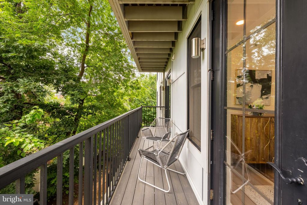 1245 N PIERCE ST #4, Arlington, VA 22209