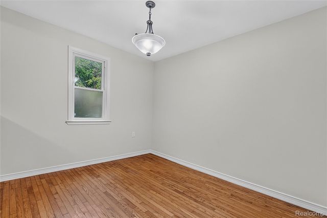 25348 Orchard Lake Road, Farmington Hills, MI 48336