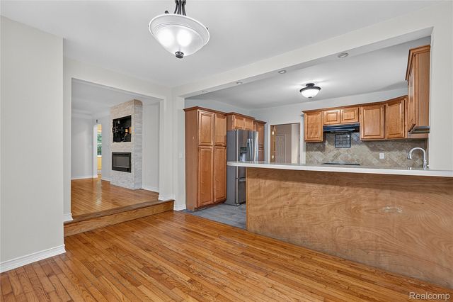 25348 Orchard Lake Road, Farmington Hills, MI 48336