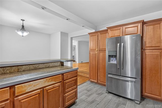 25348 Orchard Lake Road, Farmington Hills, MI 48336
