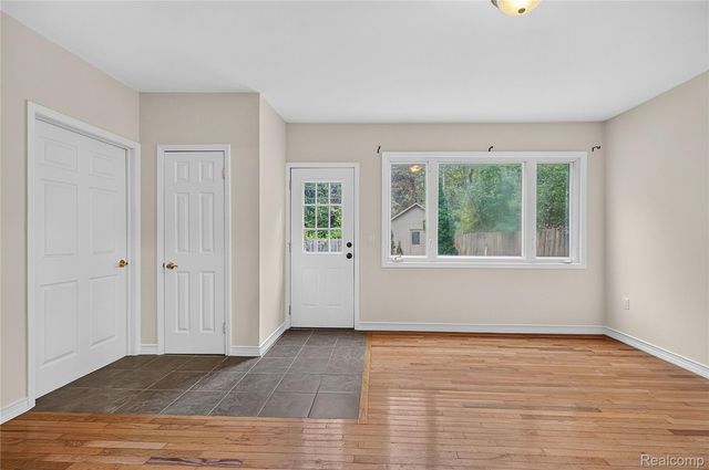 25348 Orchard Lake Road, Farmington Hills, MI 48336