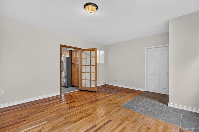 25348 Orchard Lake Road, Farmington Hills, MI 48336