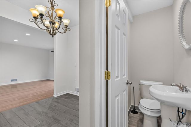 25348 Orchard Lake Road, Farmington Hills, MI 48336
