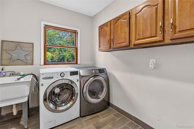 25348 Orchard Lake Road, Farmington Hills, MI 48336