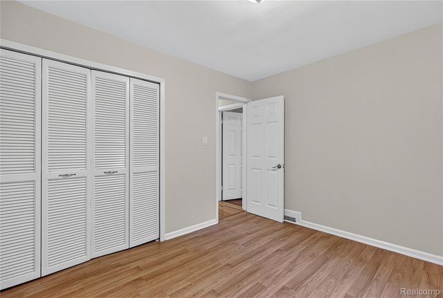 25348 Orchard Lake Road, Farmington Hills, MI 48336