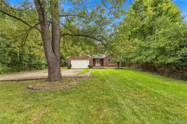 25348 Orchard Lake Road, Farmington Hills, MI 48336