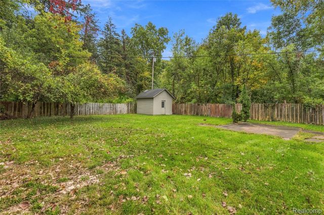 25348 Orchard Lake Road, Farmington Hills, MI 48336