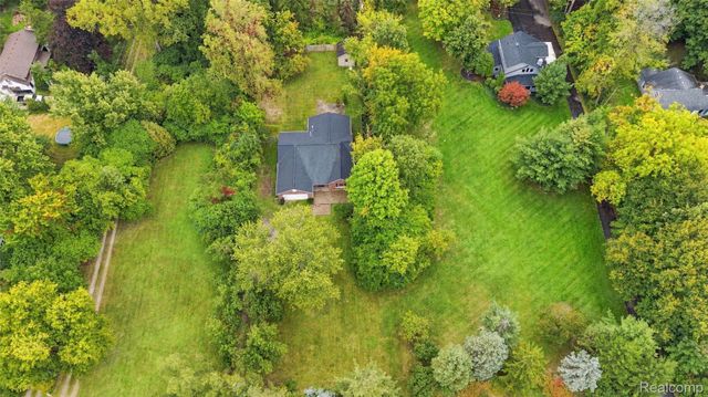 25348 Orchard Lake Road, Farmington Hills, MI 48336