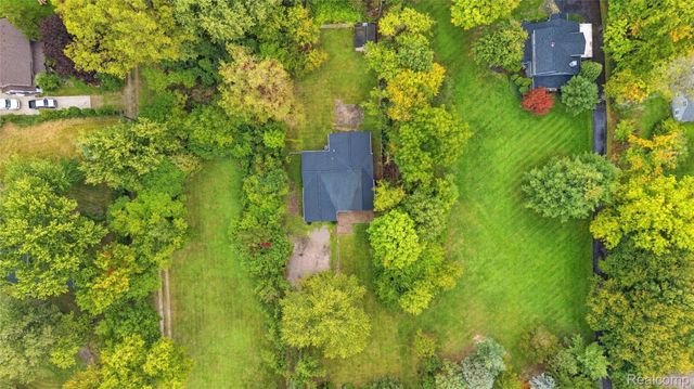 25348 Orchard Lake Road, Farmington Hills, MI 48336