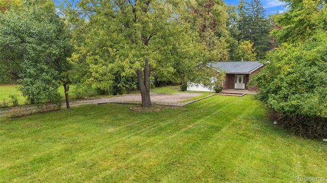 25348 Orchard Lake Road, Farmington Hills, MI 48336