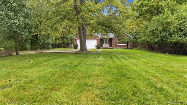 25348 Orchard Lake Road, Farmington Hills, MI 48336