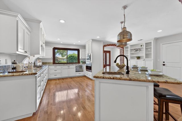 216 Rodonovan Drive, Santa Clara, CA 95051