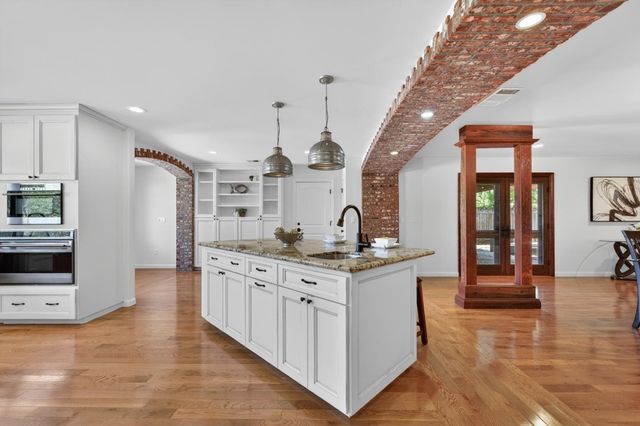 216 Rodonovan Drive, Santa Clara, CA 95051