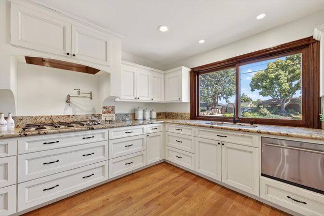 216 Rodonovan Drive, Santa Clara, CA 95051