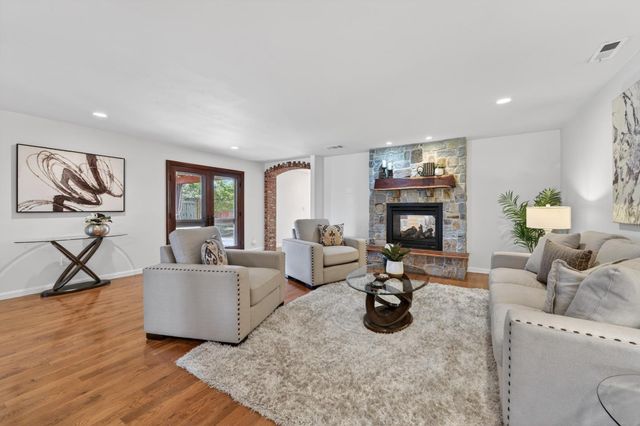 216 Rodonovan Drive, Santa Clara, CA 95051