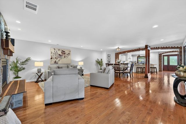 216 Rodonovan Drive, Santa Clara, CA 95051