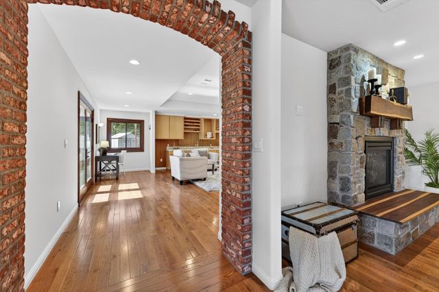 216 Rodonovan Drive, Santa Clara, CA 95051