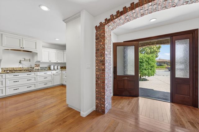 216 Rodonovan Drive, Santa Clara, CA 95051