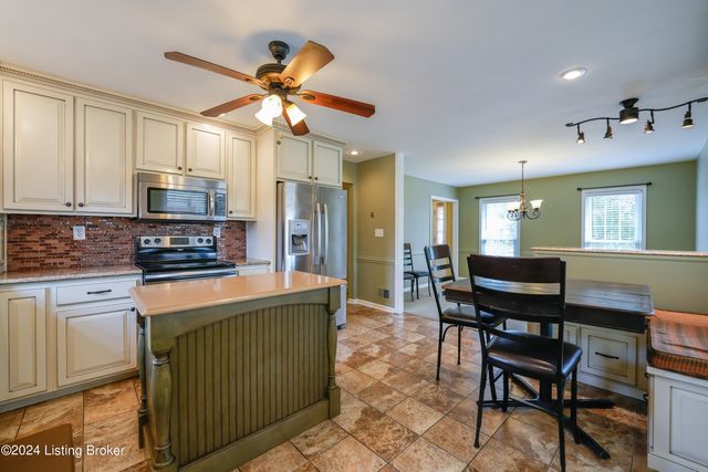 9903 Welshpool Ct, Jeffersontown, KY 40299