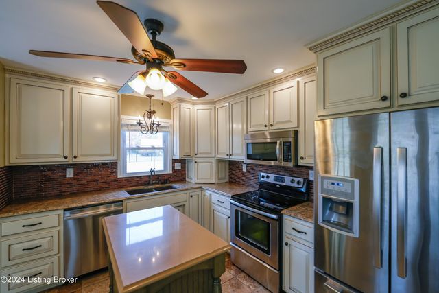 9903 Welshpool Ct, Jeffersontown, KY 40299