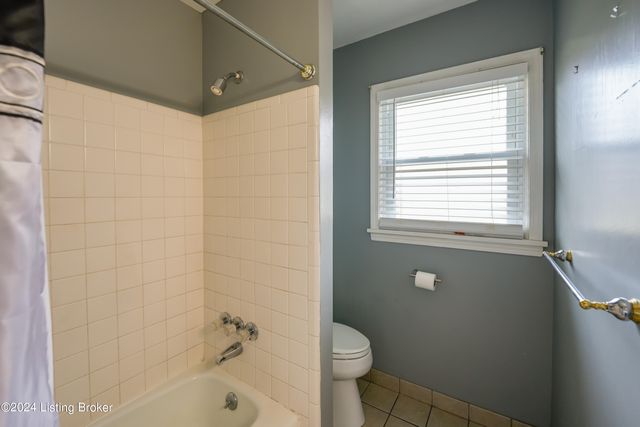 9903 Welshpool Ct, Jeffersontown, KY 40299