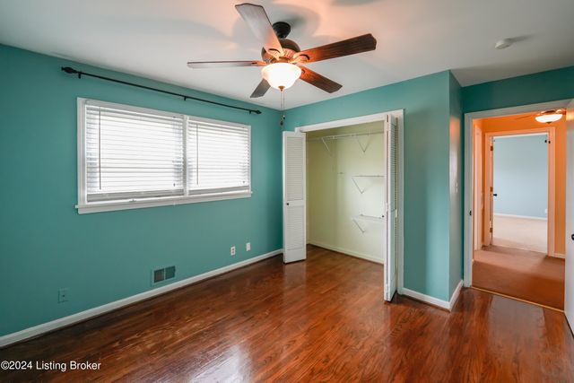 9903 Welshpool Ct, Jeffersontown, KY 40299