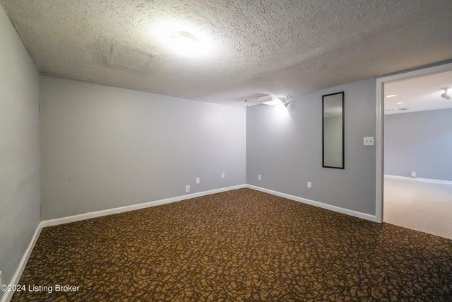 9903 Welshpool Ct, Jeffersontown, KY 40299