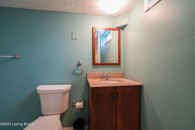 9903 Welshpool Ct, Jeffersontown, KY 40299