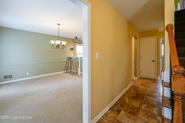 9903 Welshpool Ct, Jeffersontown, KY 40299