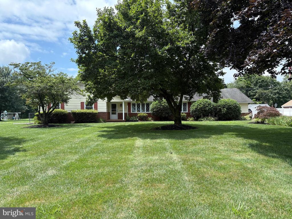 2000 CEDAR LANE EXT, Bordentown, NJ 08505