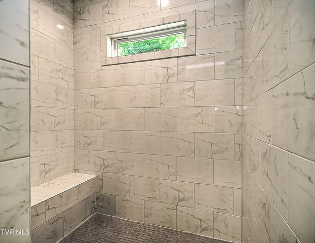 3628 Hazelnut Drive, Kingsport, TN 37664