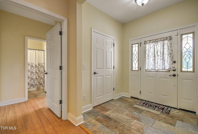 3628 Hazelnut Drive, Kingsport, TN 37664