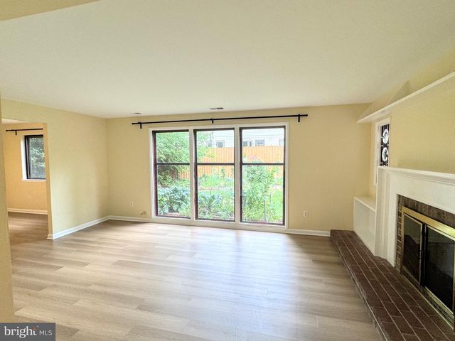 6344 12TH ST N, Arlington, VA 22205