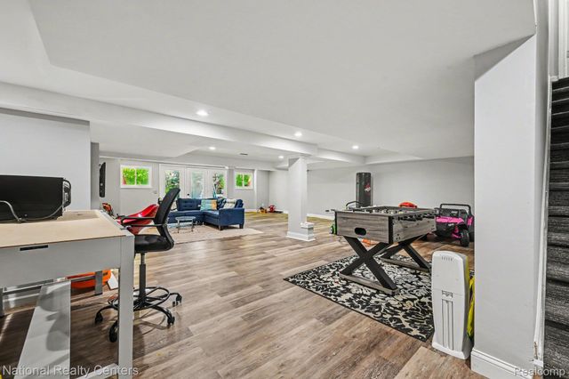 6515 Tamarack Drive, Troy, MI 48098