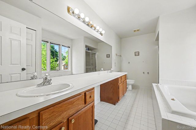 6515 Tamarack Drive, Troy, MI 48098