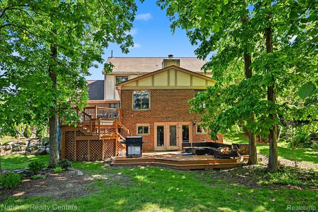6515 Tamarack Drive, Troy, MI 48098