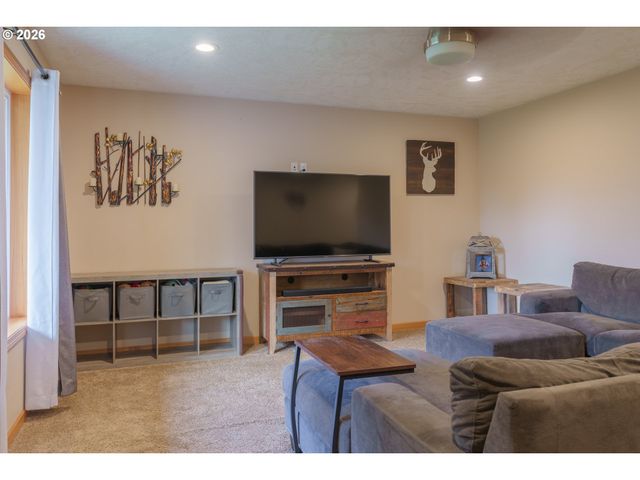 35801 MILLER HEIGHTS Ln, Astoria, OR 97103