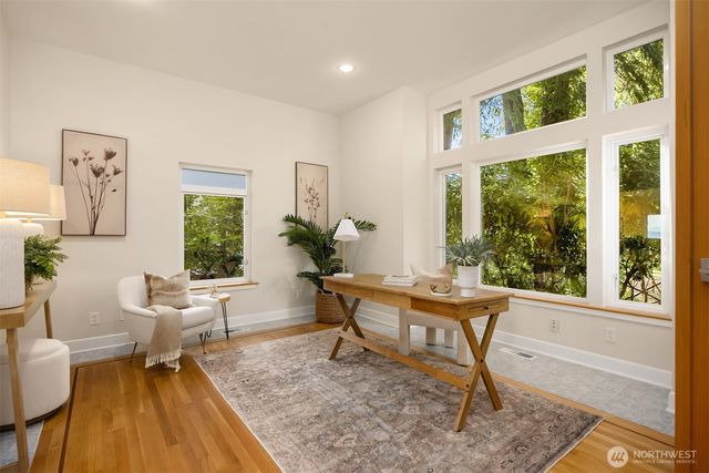 10668 NE Manor Lane, Bainbridge Island, WA 98110